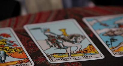 Tarot karta Knight of Cups.  Značenje viteza od pehara