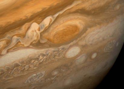 Внушителният мащаб на Юпитер